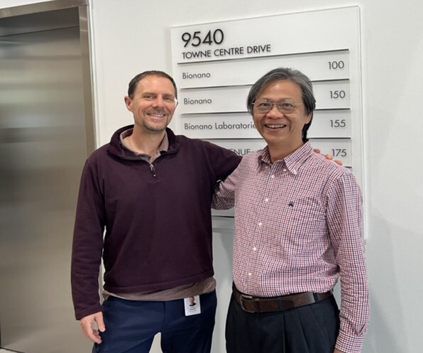 Bionano Genomics全球人力資源主管 Cory Kreeck與產學長合影  公司主研究基因組變異的完整系譜，以此根除致命和致殘性疾病圖片